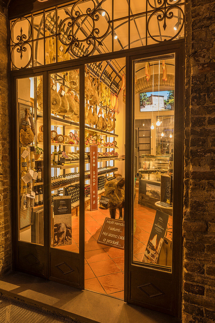 Small grocery store in San Gimignano, Province of Siena, Tuscany, Italy