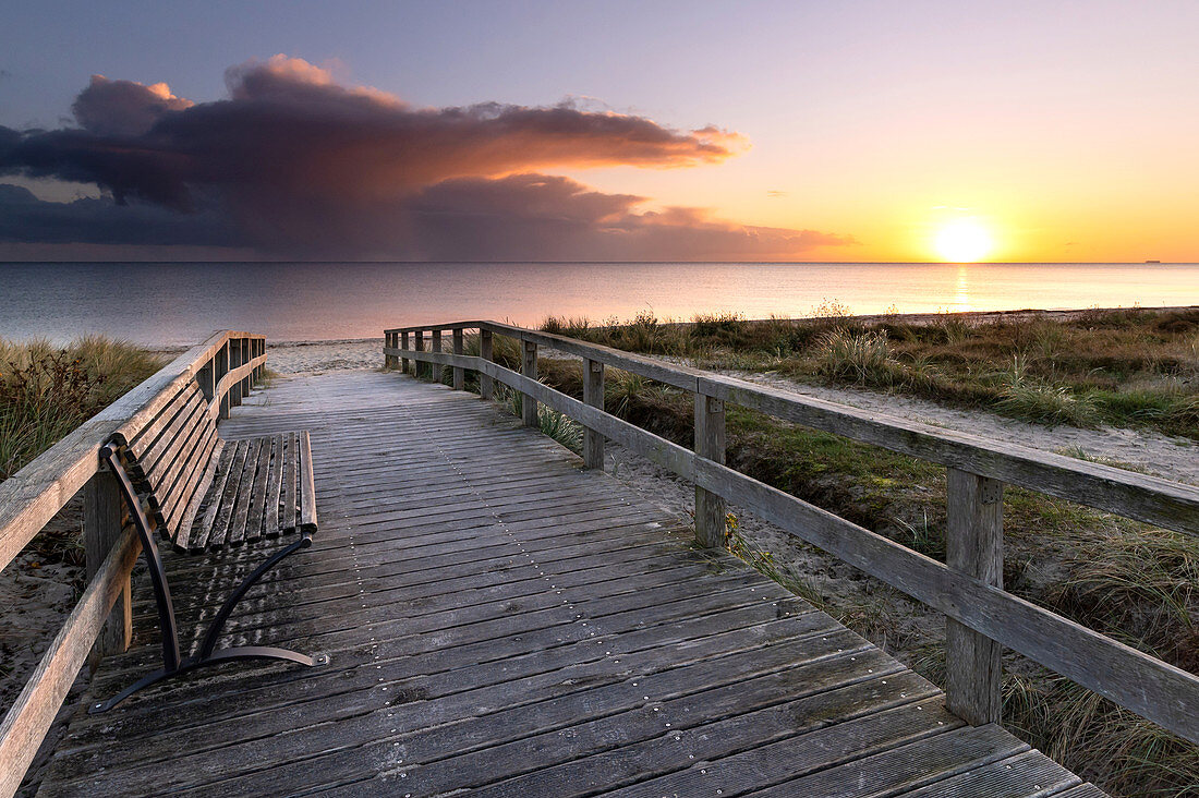Bench at the beach crossing in Dahme in the morning, Baltic Sea, Ostholstein, Schleswig-Holstein, Germany