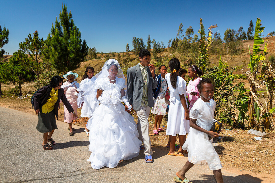 Hochzeitsgesellschaft im Hochland von Madagaskar, Afrika