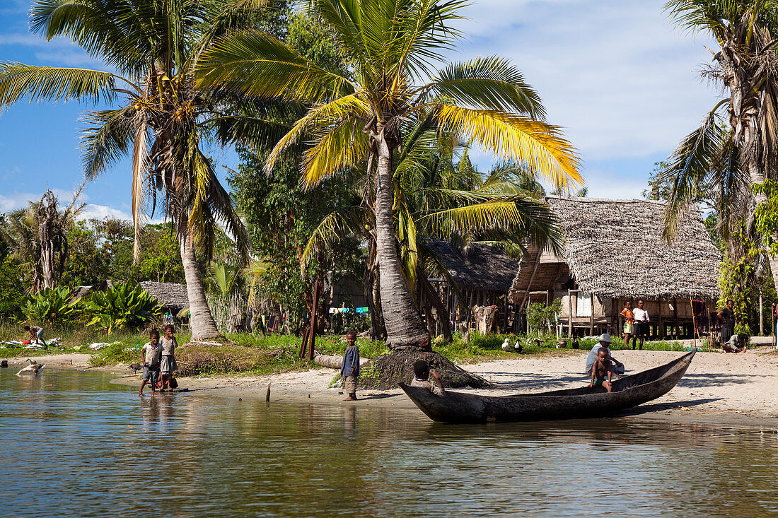 Village on the Pangalanes Canal, Canal de Pangalanes, Eastern Madagascar, Africa