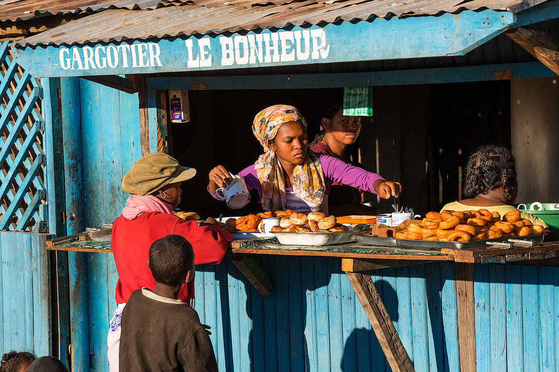 Food stand, kiosk at Isalo National Park near Ranohira, Ihorombe region, Southern Madagascar, Africa