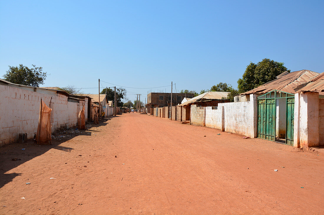 Gambia; Central River Region; Straße in Janjanbureh; früher Georgetown