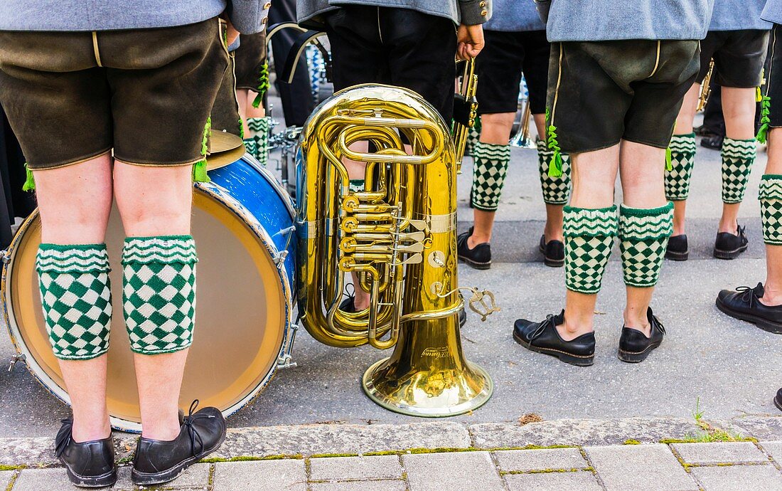 bavarian marching band dressed in traditional garment on the occasion of the_ partenkirchner festwoche_ during the traditional parade, garmisch-partenkirchen, bavaria, germany
