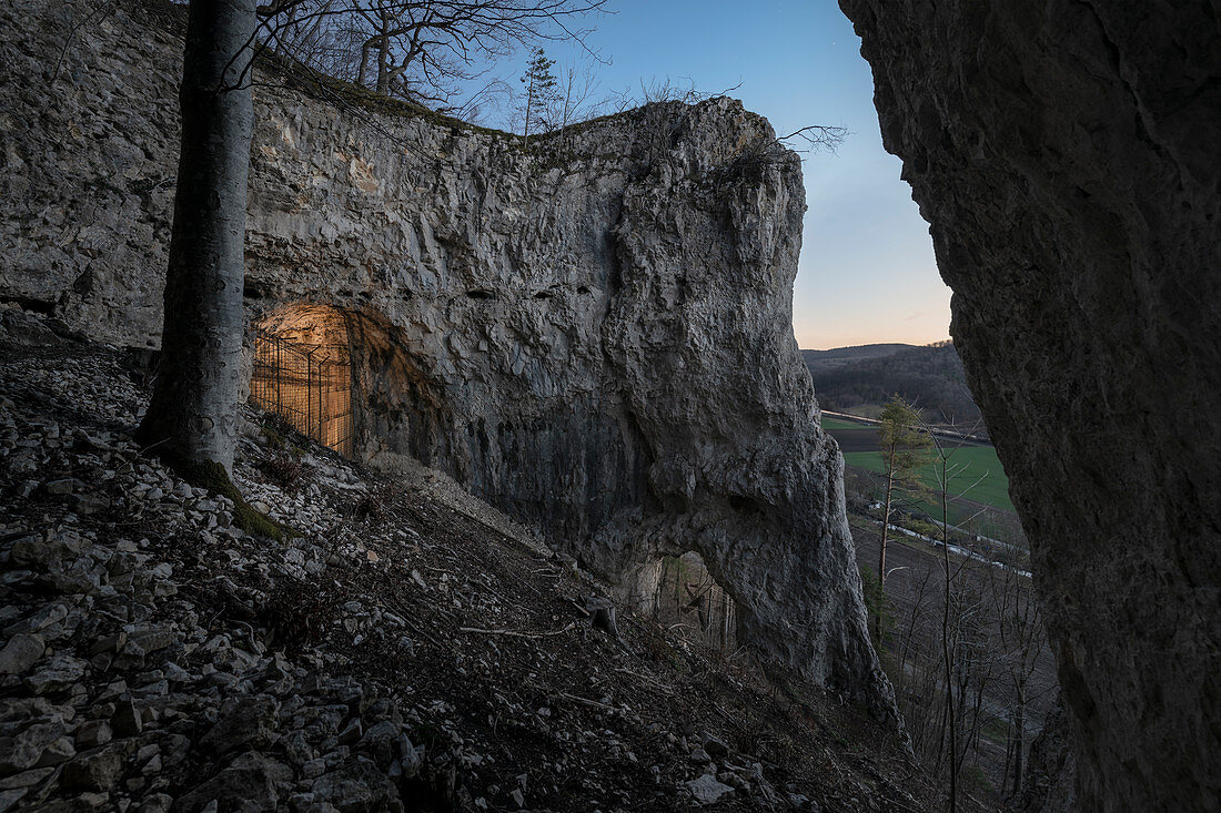 UNESCO Weltkulturerbe „Höhlen und Eiszeitkunst im Schwäbischen Jura“, Höhle Geißenklösterle, Aachtal bei Blaubeuren, Schwäbische Alb, Baden-Württemberg, Deutschland