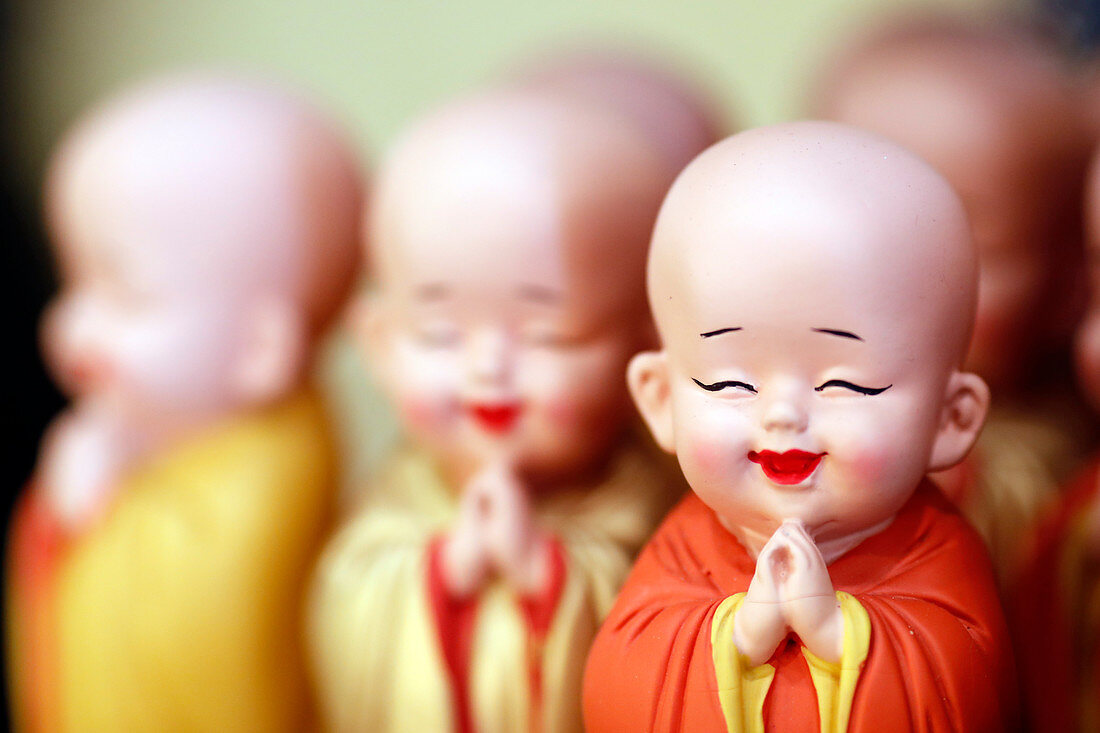 Buddhistische Mönchfiguren, Ho-Chi-Minh-Stadt, Vietnam, Indochina, Südostasien, Asien