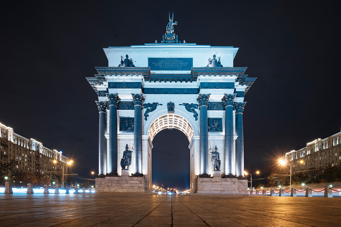 Moskauer Triumphtor bei Nacht, Moskau, Oblast Moskau, Russland, Europa