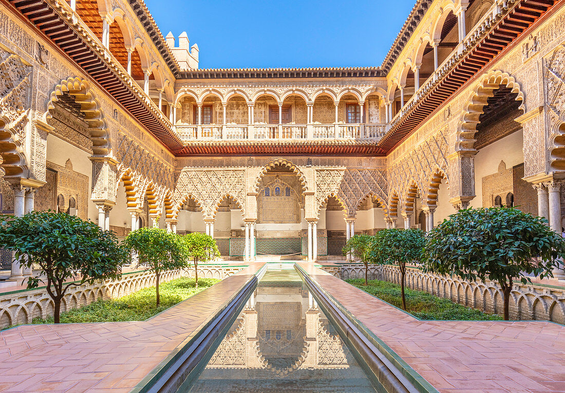 Patio de las Doncellas (The Courtyard of the Maidens), Real Alcazar (Royal Palace), UNESCO World Heritage Site, Seville, Andalusia, Spain, Europe