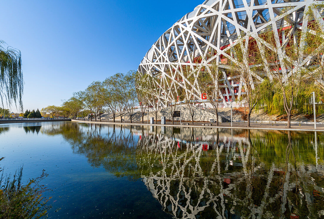Blick auf das Nationalstadion (Vogelnest), Olympic Green, Xicheng, Peking, Volksrepublik China, Asien