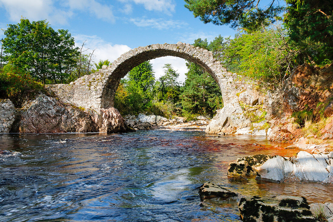 Carrbridge, oldest stone bridge in the Highlands, Scotland, United Kingdom, Europe