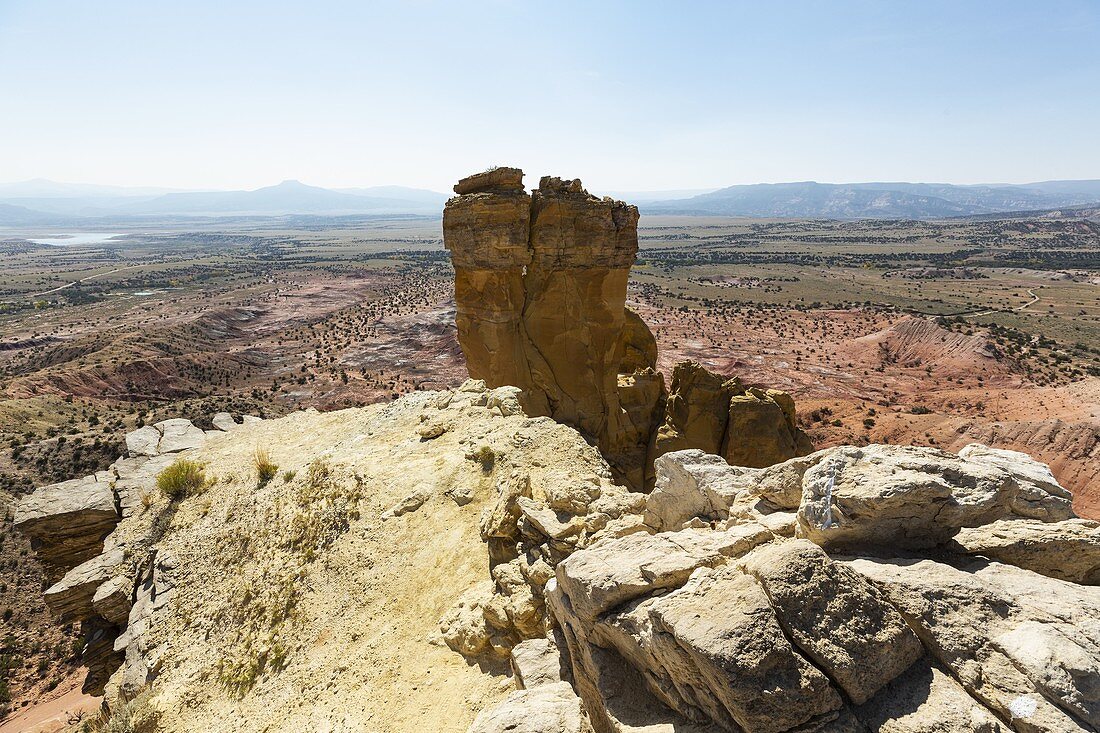 Chimney Rock und Mesa, Wahrzeichen in einer geschützten Canyon-Landschaft