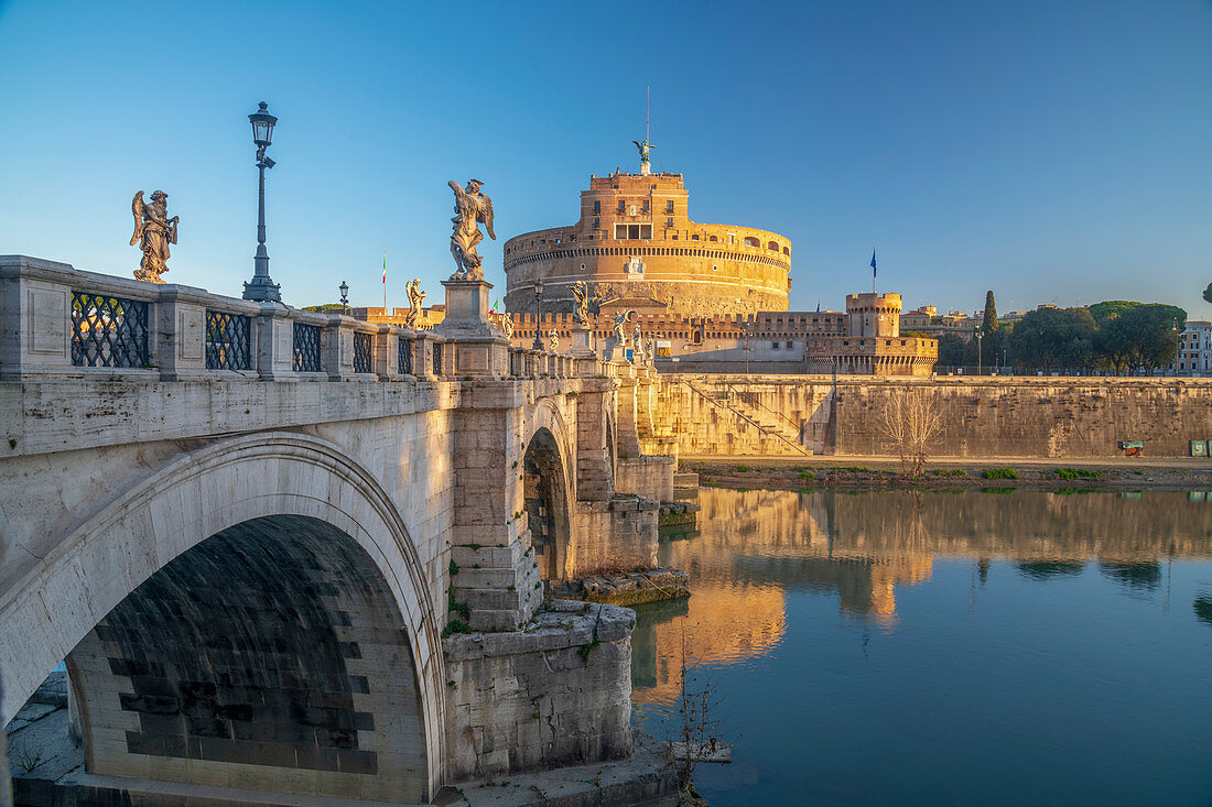St. Angelo Bridge (Ponte Sant'Angelo) and Castel Sant'Angelo, UNESCO World Heritage Site, Rome, Lazio, Italy, Europe