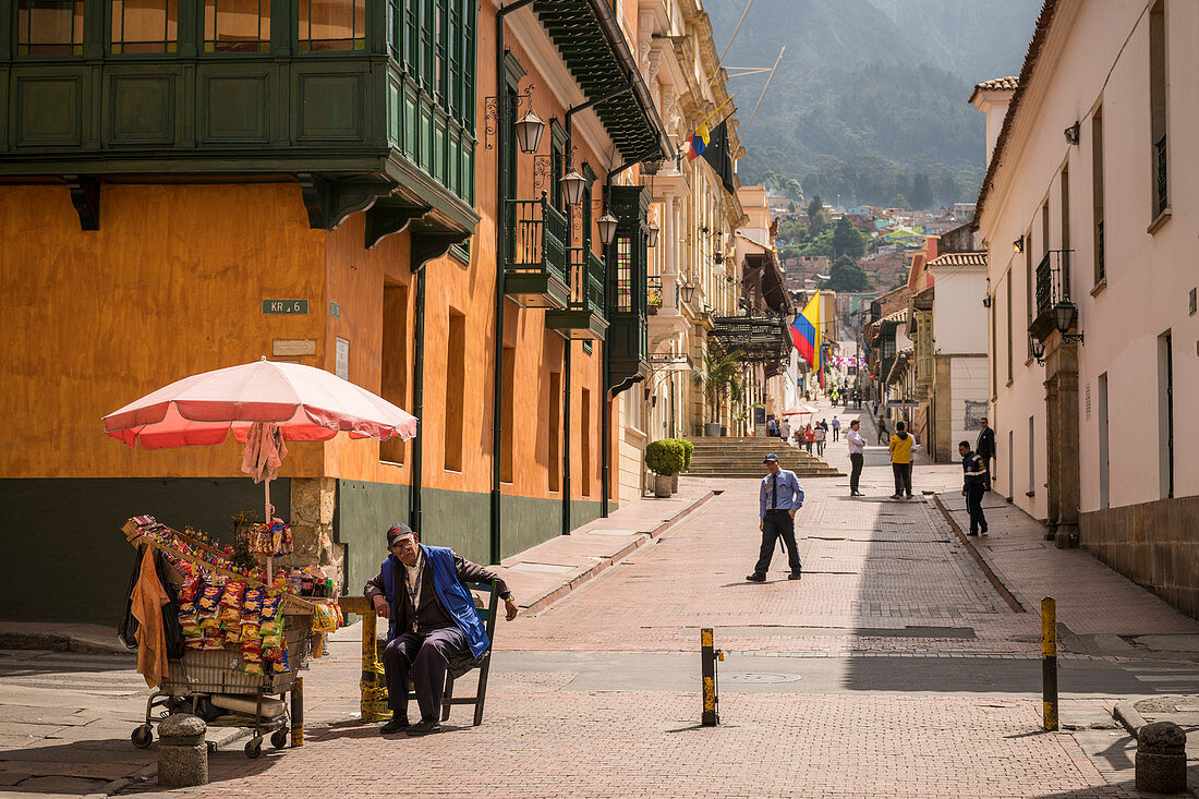 Street scene, La Candelaria, Bogota, … – License image – 71356797 ...