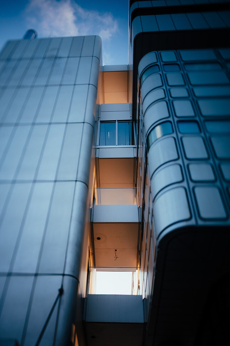 Hypovereinsbank Tower mit einem Tilt-Shift-Objektiv fotografiert, München, Bayern, Deutschland