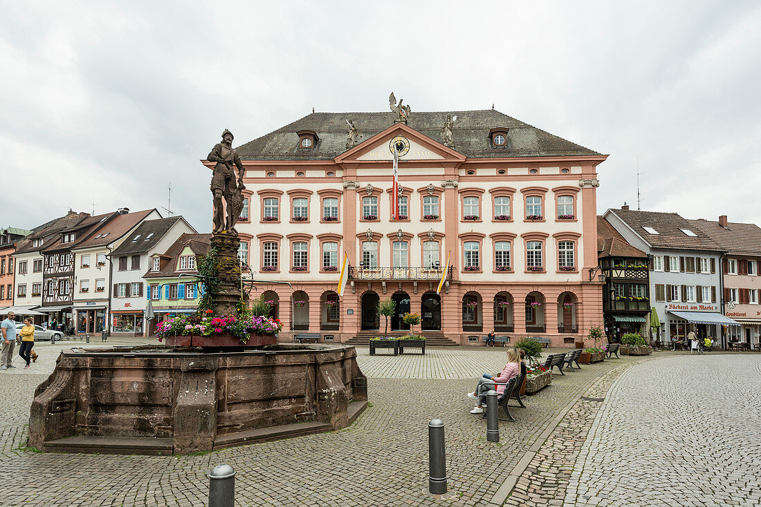 Rathaus und Marktplatz, Gengenbach, Kinzigtal, Ortenau, Schwarzwald, Baden-Württemberg, Deutschland