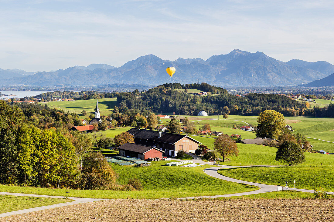 Hot air balloon, view of Greimharting, Ratzinger Höhe towards Chiemsee, Rimsting, Bavaria, Germany