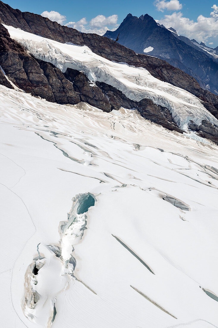 Loch im Gletscher am Jungfraujoch, Aletschgletscher, Wallis, Schweiz