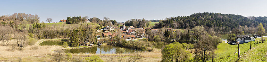 Fischteiche und Lauser Weiher Panorama in Unterlaus, Bayern, Deutschland