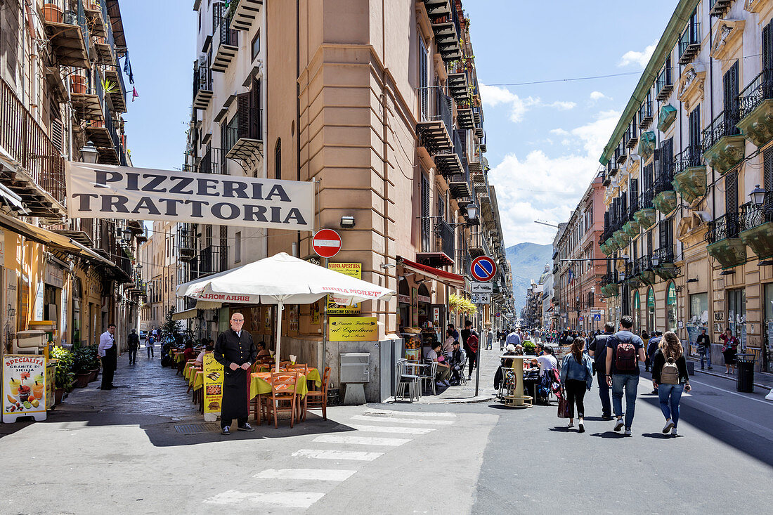 Fußgängerzone in der Innenstadt, Altstadt von Palermo, Sizilien, Italien