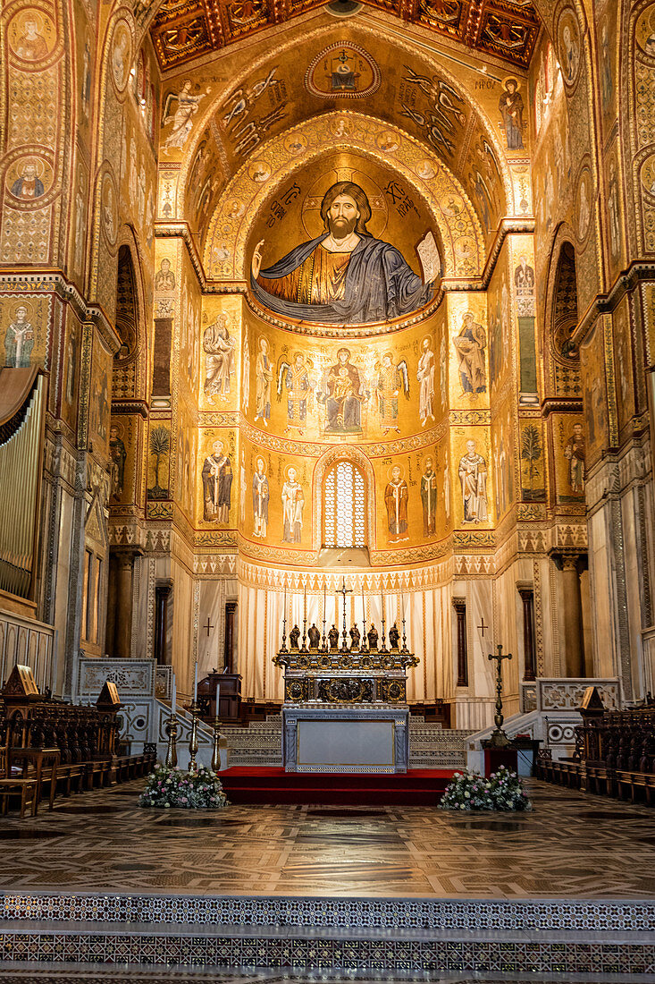 Duomo, Cathedral of Monreale, interior view, Palermo, Sicily, Italy