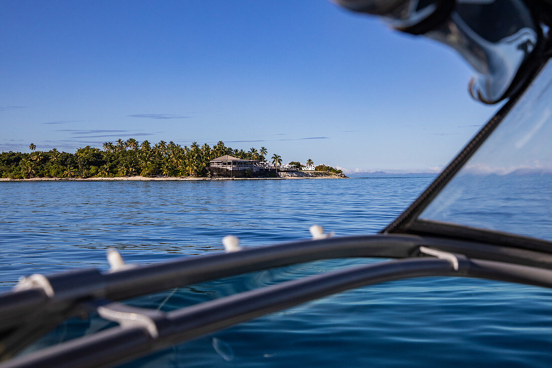 Vomo Island Fiji Resort as seen from the transfer speedboat, Vomo Island, Mamanuca Group, Fiji Islands, South Pacific