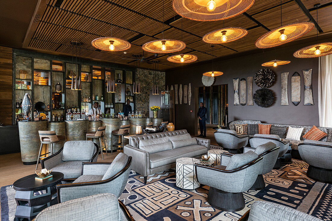 Bar und Loungebereich im Luxusresort OneundOnly Gorilla's Nest, Ruhengeri, Northern Province, Ruanda, Afrika