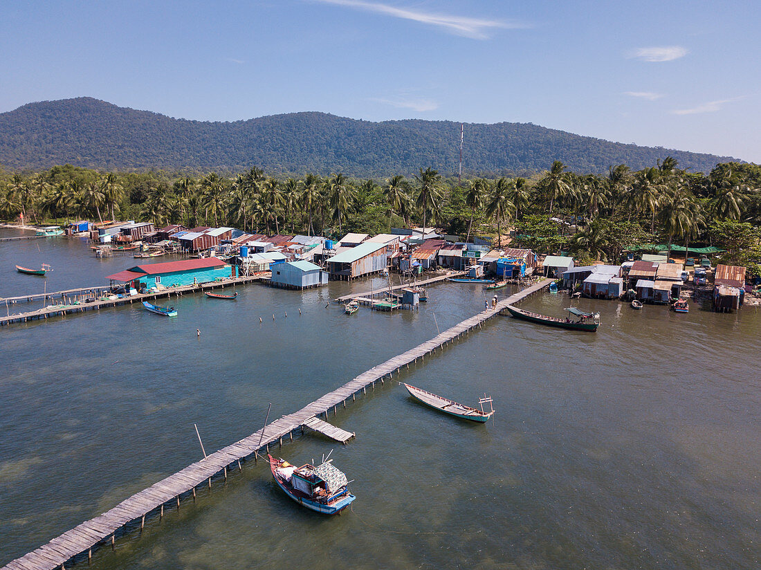 Luftaufnahme von schwimmenden Häusern und Restaurants, Rach Vem, Insel Phu Quoc, Kien Giang, Vietnam, Asien