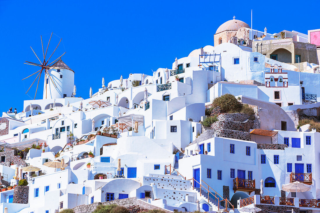 Oia village, Oia, Santorini, Cyclades … – License image – 71360151 ...