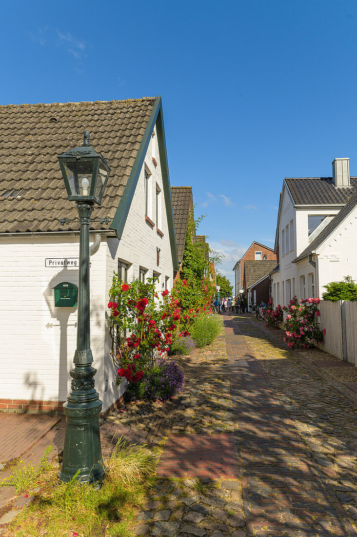 In the alleys of the town of Wyk auf Föhr, North Frisia, Germany