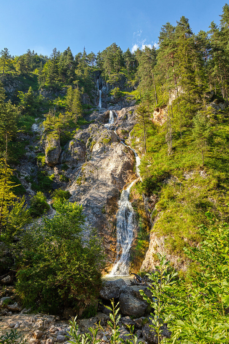 Sulzer Wasserfall in der Almbachklamm in den Berchtesgadener Alpen, Bayern, Deutschland