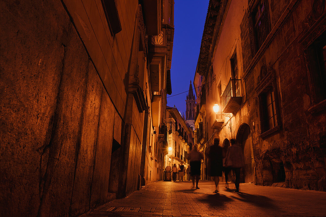 At night in the alleys of Palma, Palma de Mallorca, Majorca, Balearic Islands, Balearic Islands, Mediterranean, Spain, Europe