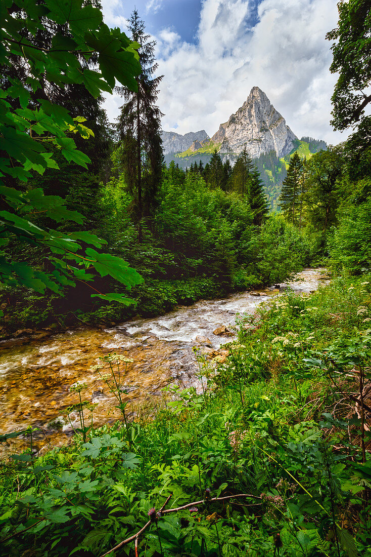 Den Geiselstein im Blick, Halblech, Ammergauer Alpen, Bayern, Deutschland