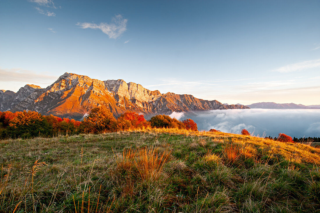 Der Monte Raut ist einer der größten Berge der Karnischen Voralpen in der Provinz Pordenone. Italien.