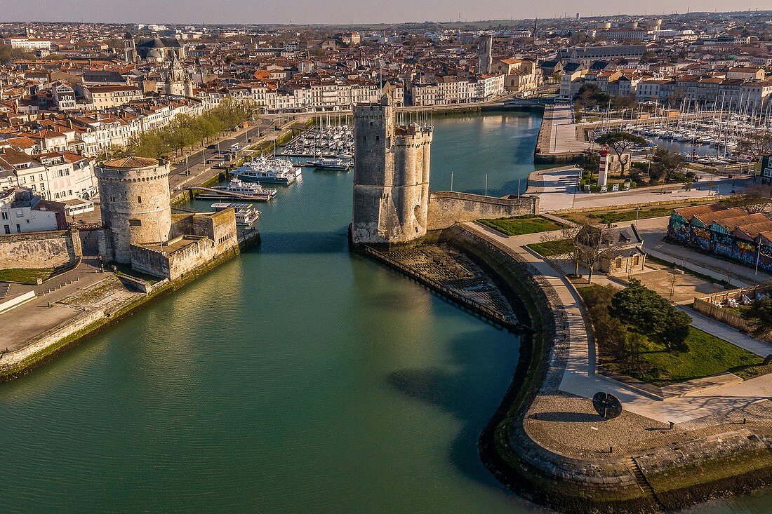 Luftansicht, La Rochelle, Alter Hafen, (17) Charente-Maritime, Nouvelle Aquitaine, Frankreich