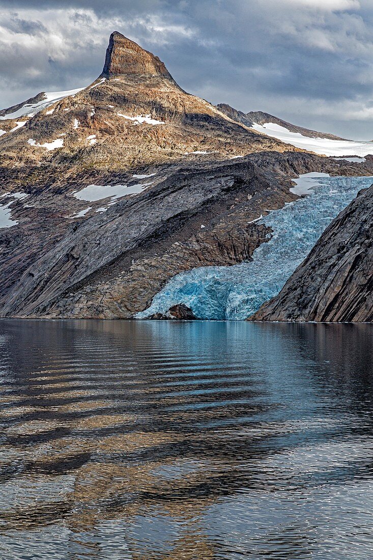 Landschaft Mit Blaufarbiger Eiszunge Des Gletschers, Astoria Cruise Ship, Prinz Christian Sound, Grünland