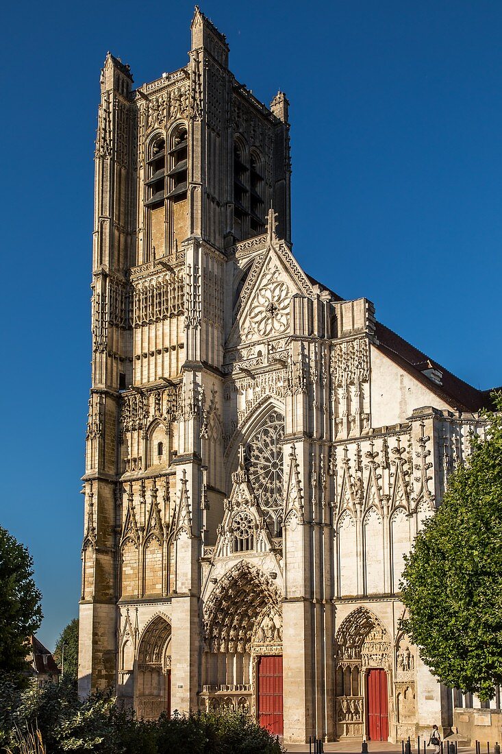SAINT-ETIENNE CATHEDRAL, AUXERRE, YONNE, BURGUNDY, FRANCE