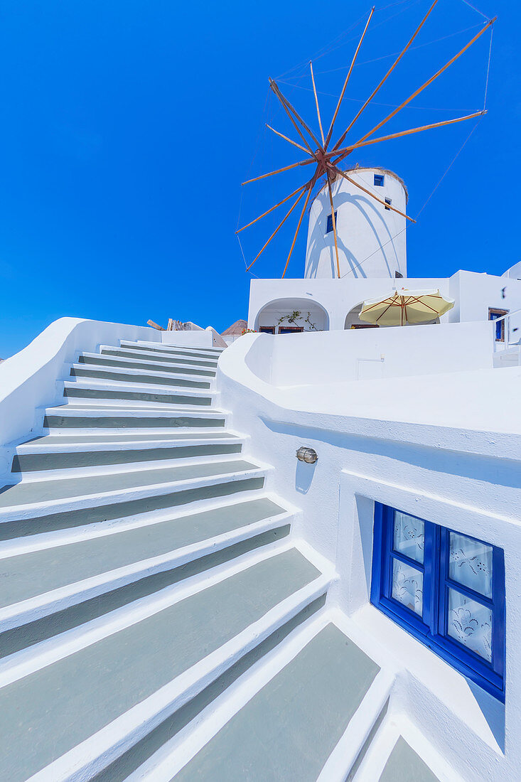 Traditionelle Windmühle, Oia, Santorini, Kykladen, griechische Inseln, Griechenland, Europa