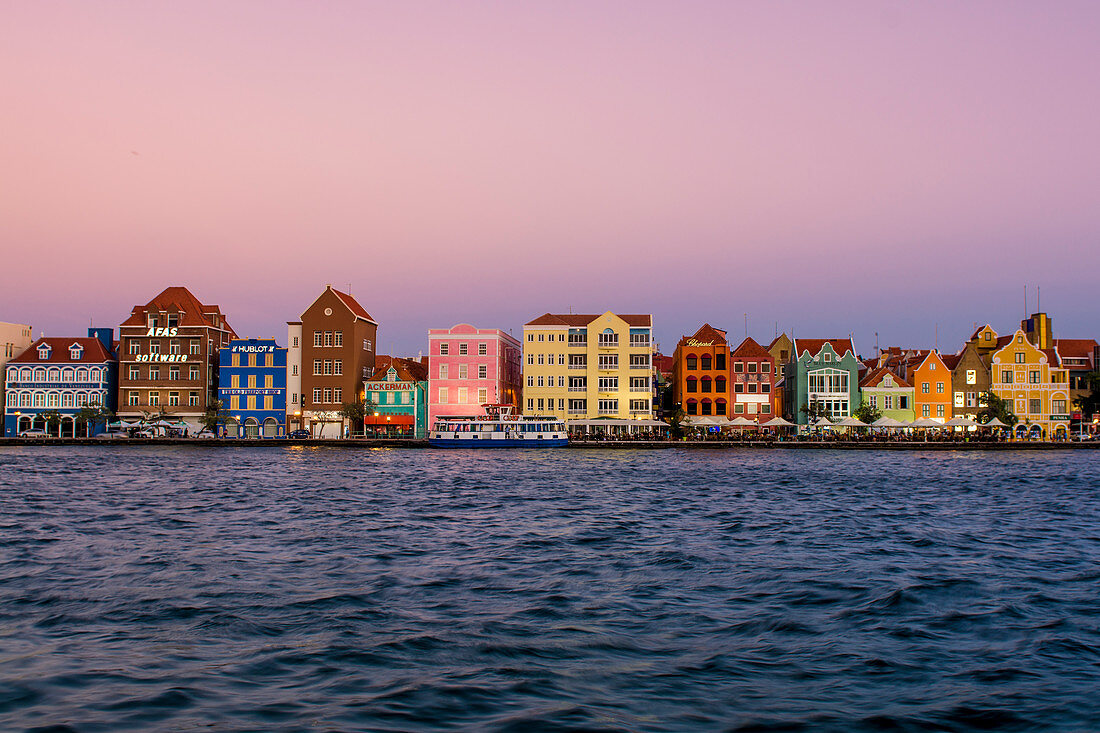 Colourful buildings, architecture in capital city Willemstad, Curacao, UNESCO World Heritage Site, ABC Islands, Dutch Antilles, Caribbean, Central America