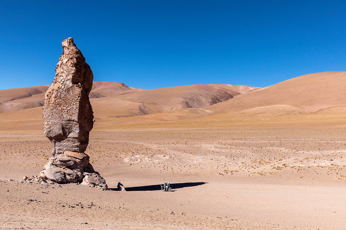 Steinbildung bei Salar de Tara und Aguas Calientes I, Los Flamencos National Reserve, Region Antofagasta, Chile, Südamerika