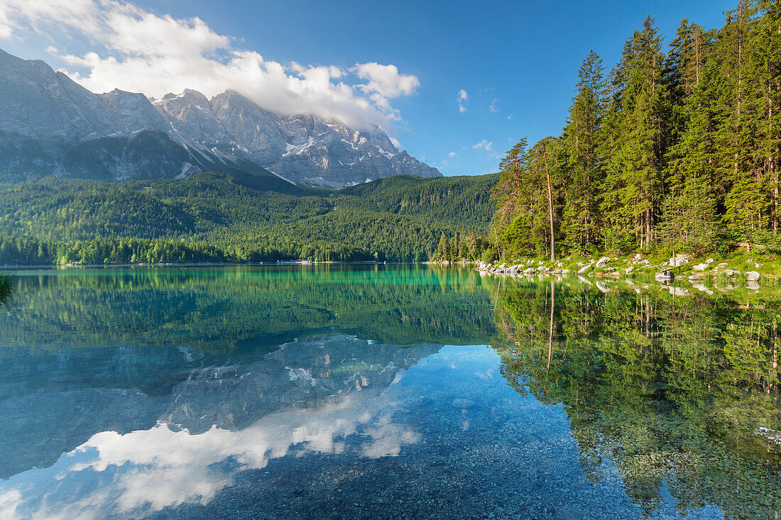 Lake Eibsee against Mount Zugspitze, 2962m, and Wetterstein Mountain Range, Grainau, Werdenfelser Land, Upper Bavaria, Germany, Europe