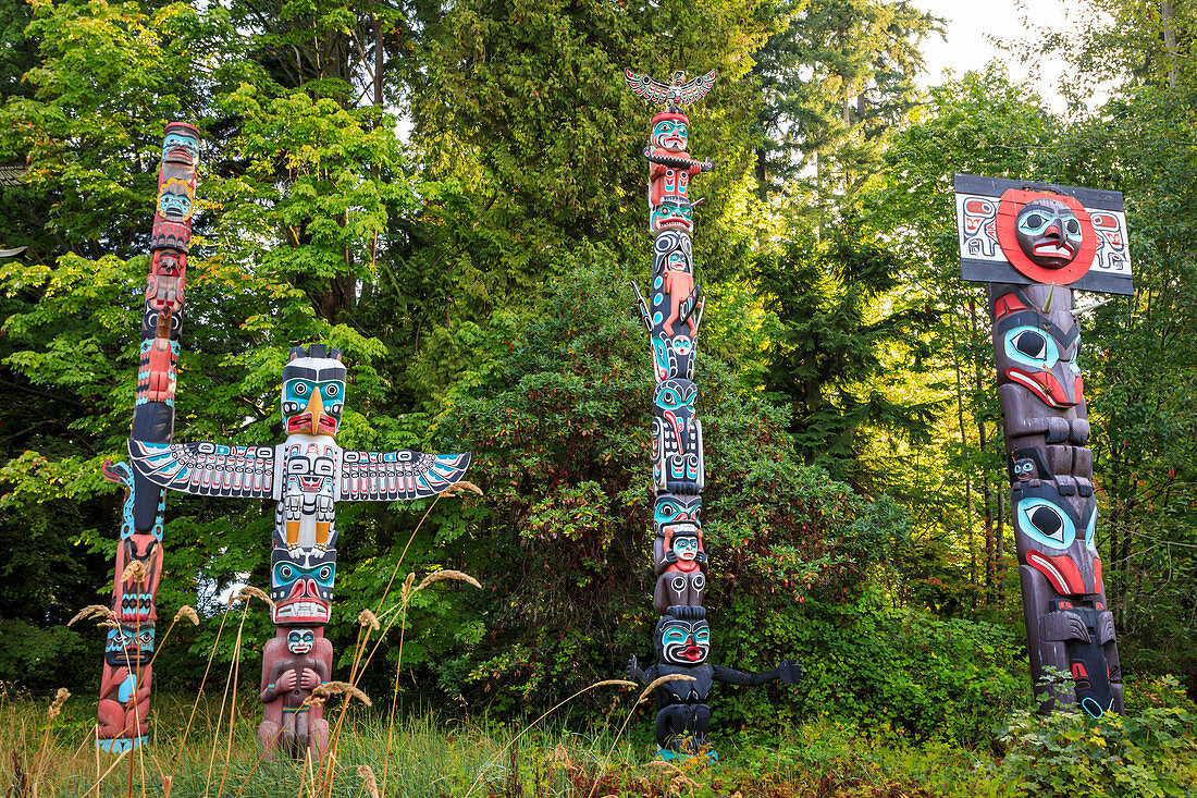 First Nation Totem Poles, Brockton Point, Stanley Park, autumn, Vancouver City, British Columbia, Canada, North America