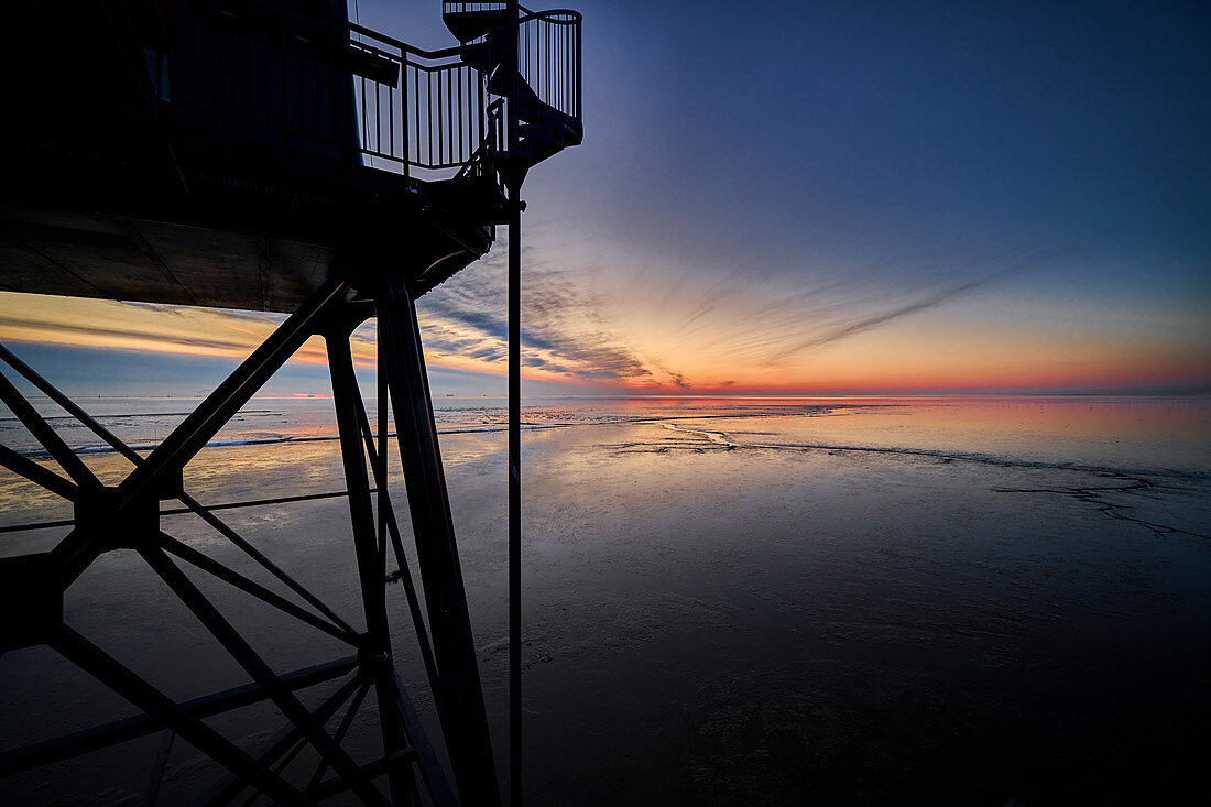 Winterlicher Sonnenuntergang an der Nordsee, Dorum, Niedersachsen, Deutschland