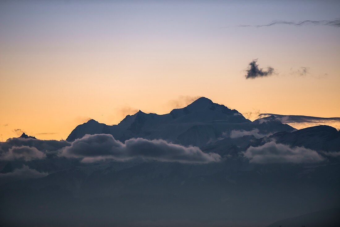 Frankreich, Ain, Mont Blanc in der Abenddämmerung