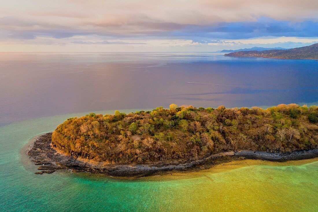 Frankreich, Insel Mayotte (französisches Übersee-Departement), Grande Terre, Kani Keli, der Maore-Garten und der Strand von N'Gouja (Luftaufnahme)