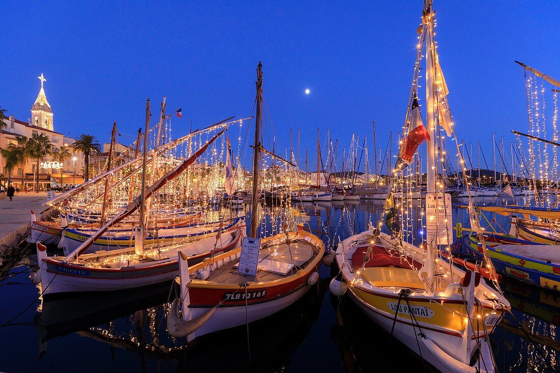 Frankreich, Var, Sanary sur Mer, der Hafen, Weihnachtsbeleuchtung