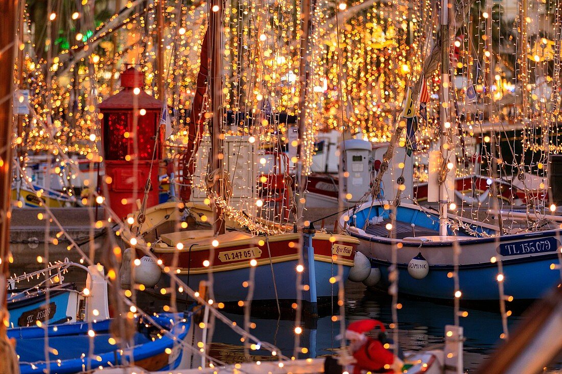 Frankreich, Var, Sanary sur Mer, der Hafen, Weihnachtsbeleuchtung