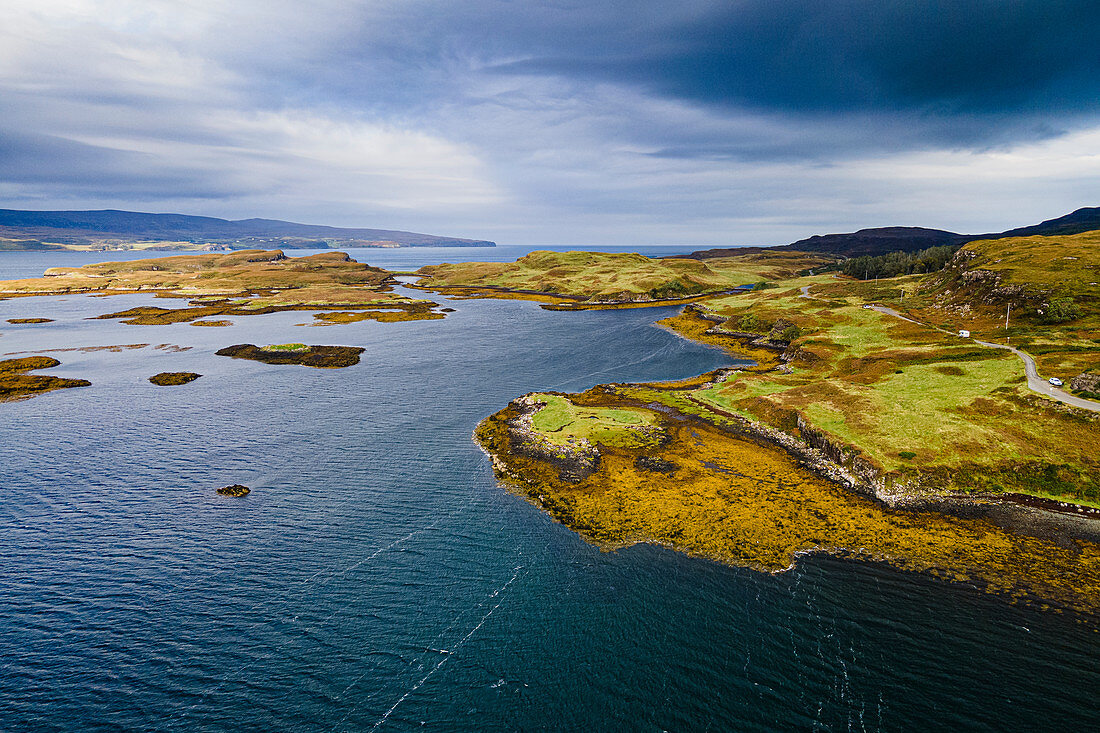 Blick auf Loch Dunvegan, Isle of Skye, Innere Hebriden, Schottland, Vereinigtes Königreich, Europa