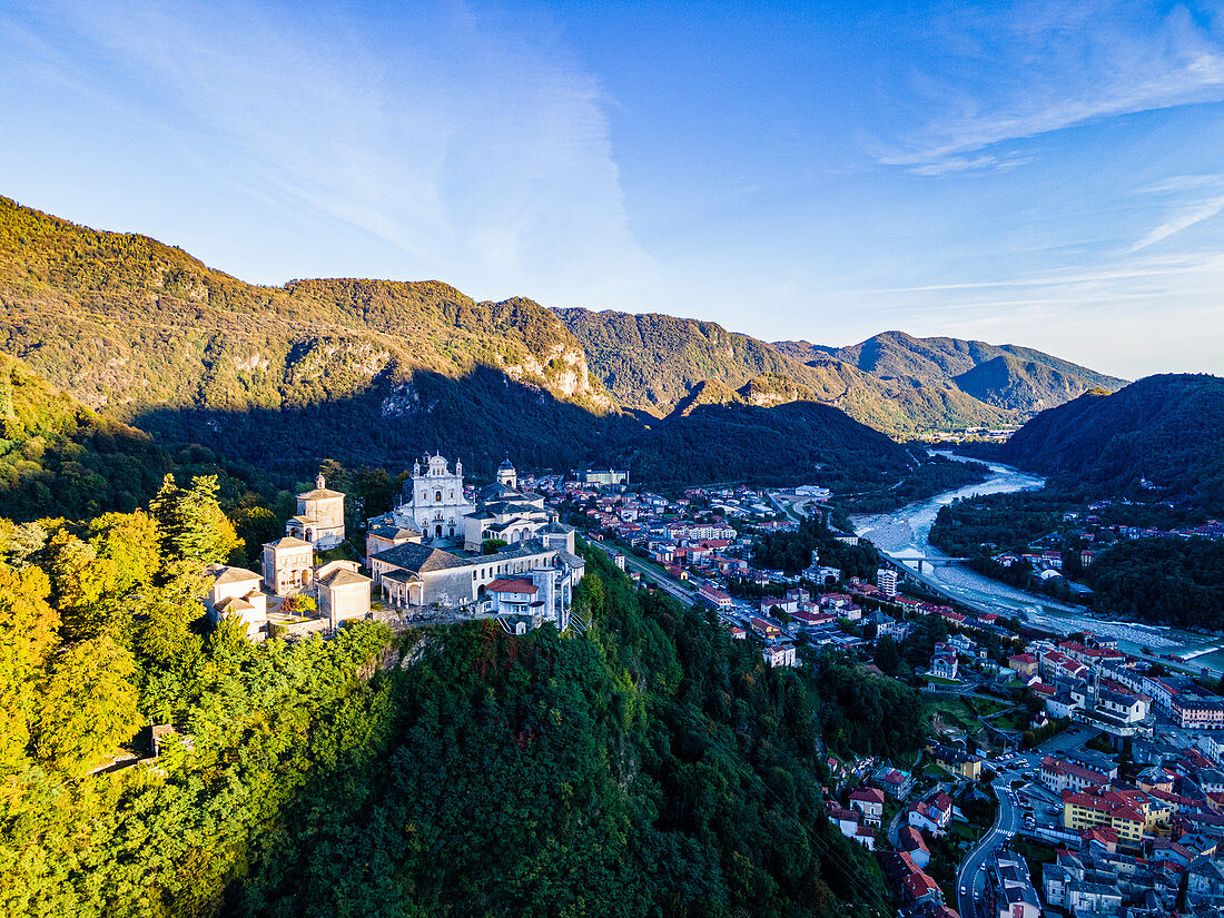 Blick auf Sacro Monte di Varallo, UNESCO-Weltkulturerbe, Piemont, Italien, Europa