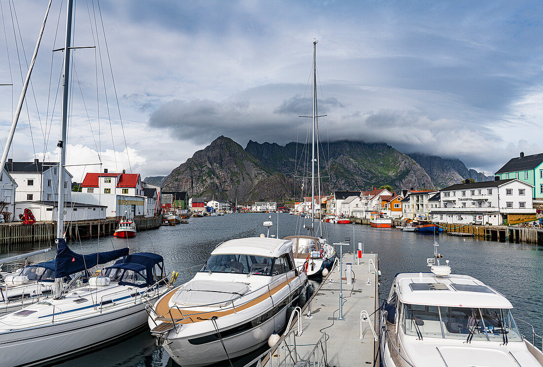 Harbour of Henningsvaer, Lofoten, Nordland, Norway, Scandinavia, Europe