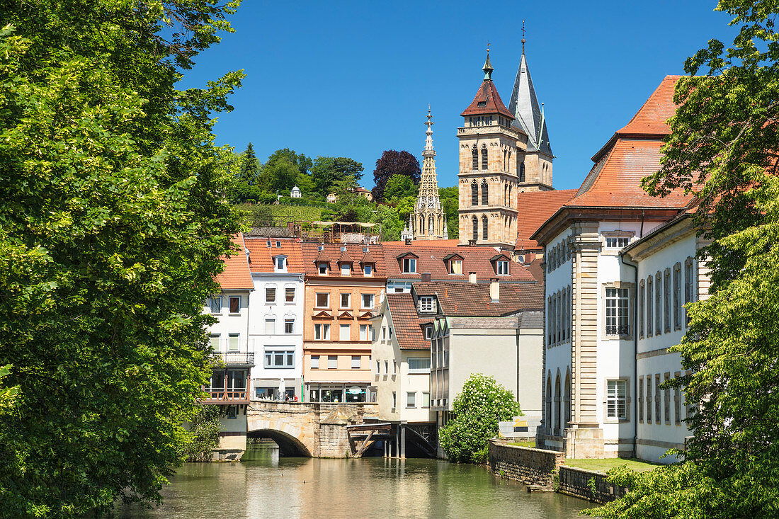 Rossneckarkanal-Kanal mit St. Dionys-Kirche, Esslingen, Baden-Württemberg, Deutschland, Europa