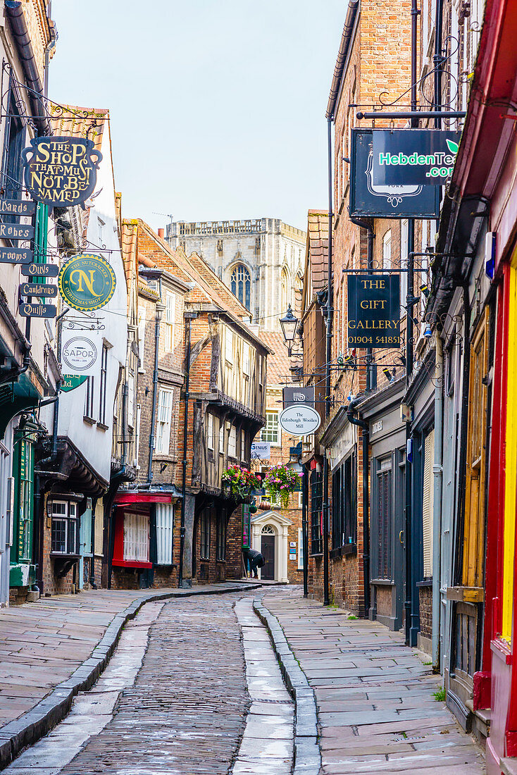 The Shambles, eine erhaltene mittelalterliche Straße in York, North Yorkshire, England, Großbritannien, Europa